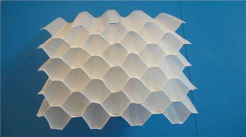 ɽ�|��Cб�ܵĳ����ٶȌ�ˮ�|(zh��)��Ӱ���